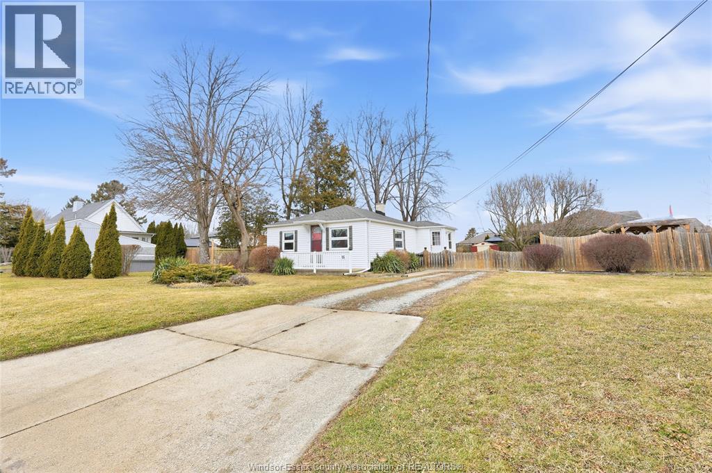 16 MCCALLUM AVENUE, Kingsville, Ontario