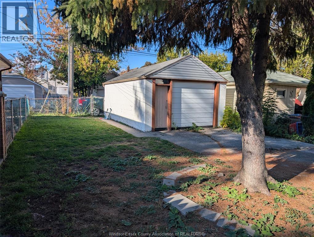 1739 Parent Avenue, Windsor, Ontario  N8X 4J9 - Photo 3 - 26004254