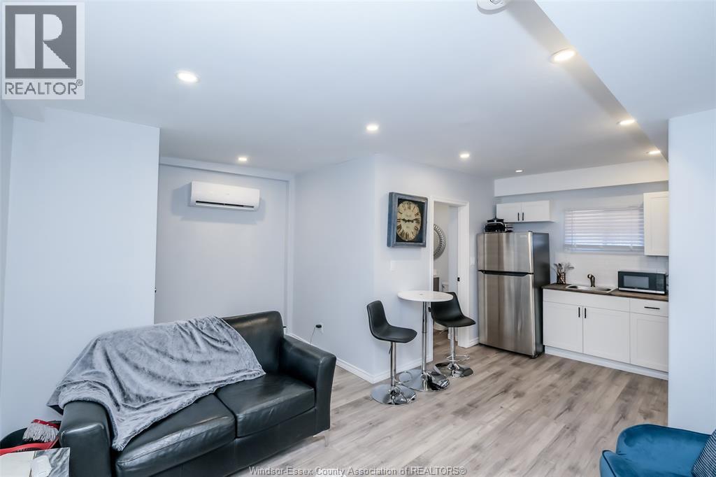 493 University Avenue West Unit# 4, Windsor, Ontario  N9A 5P9 - Photo 2 - 26004151