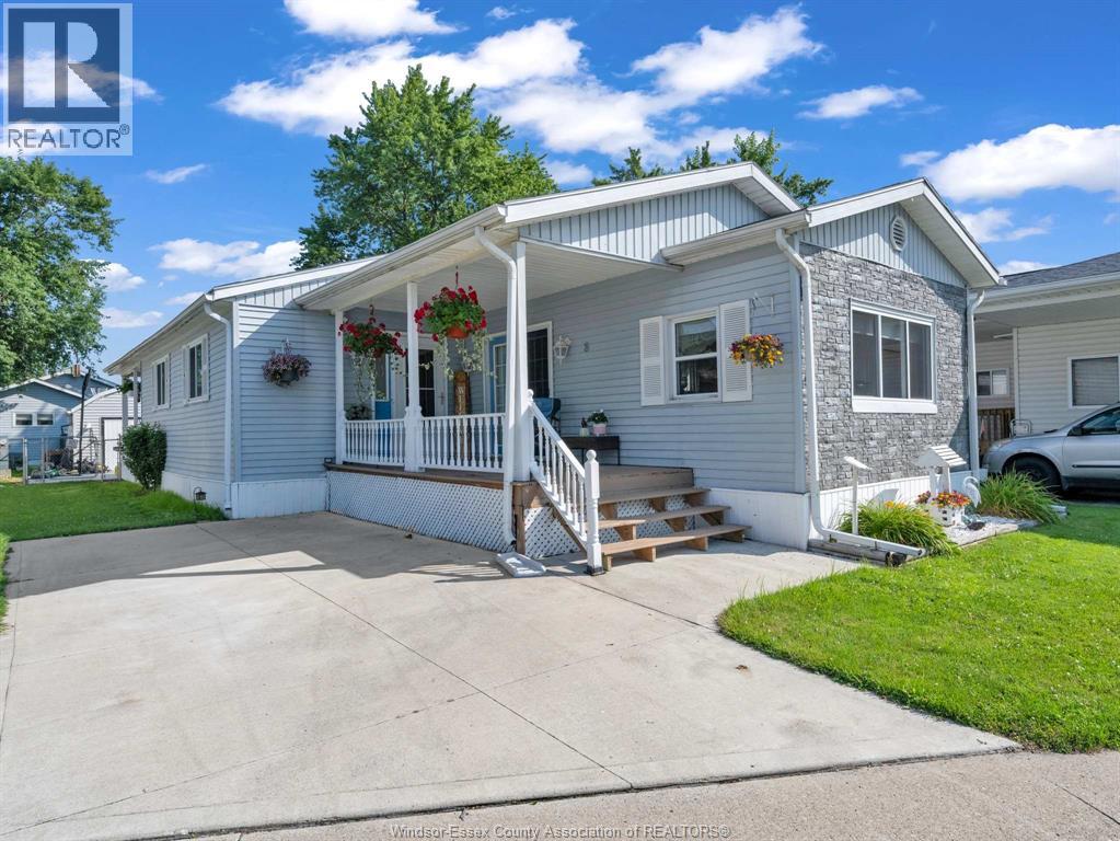 8 Maple, Mcgregor, Ontario  N0R 1J0 - Photo 2 - 26003971