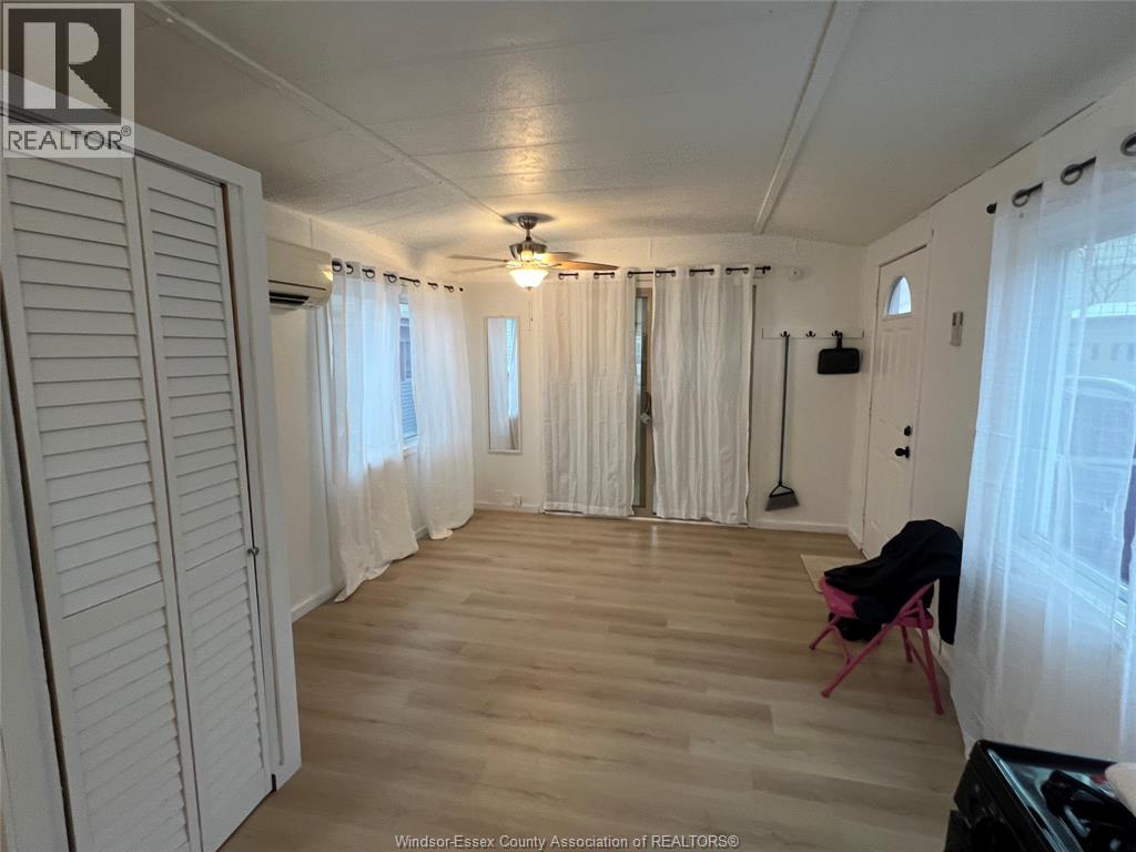 3 Bonita, Windsor, Ontario  N8W 2B4 - Photo 2 - 26004293