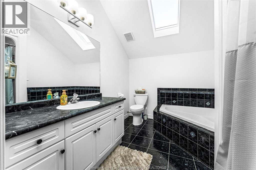 12006 Shiff Drive, Tecumseh, Ontario  N8N 0G1 - Photo 30 - 26004259