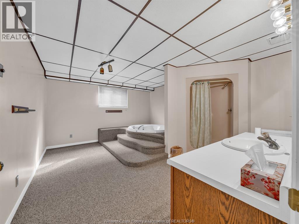 1632 Elmwood, Lakeshore, Ontario  N0R 1A0 - Photo 39 - 26004300