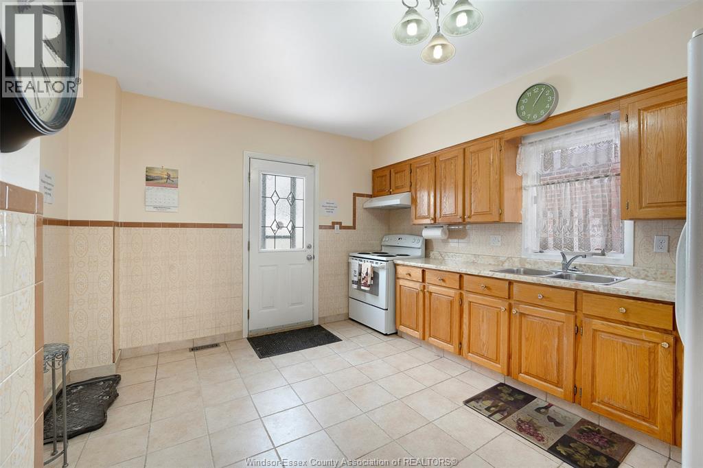 907 Gladstone Avenue Unit# Main, Windsor, Ontario  N9A 2R5 - Photo 10 - 26004257