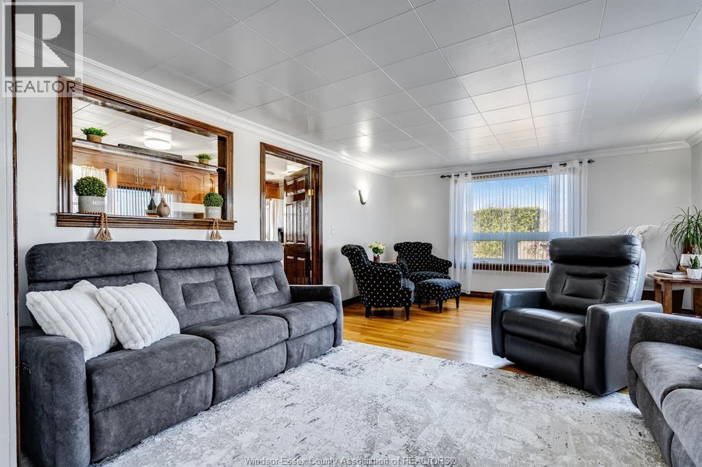 1118 Mersea Road 2, Leamington, Ontario  N8H 3V7 - Photo 2 - 26004317