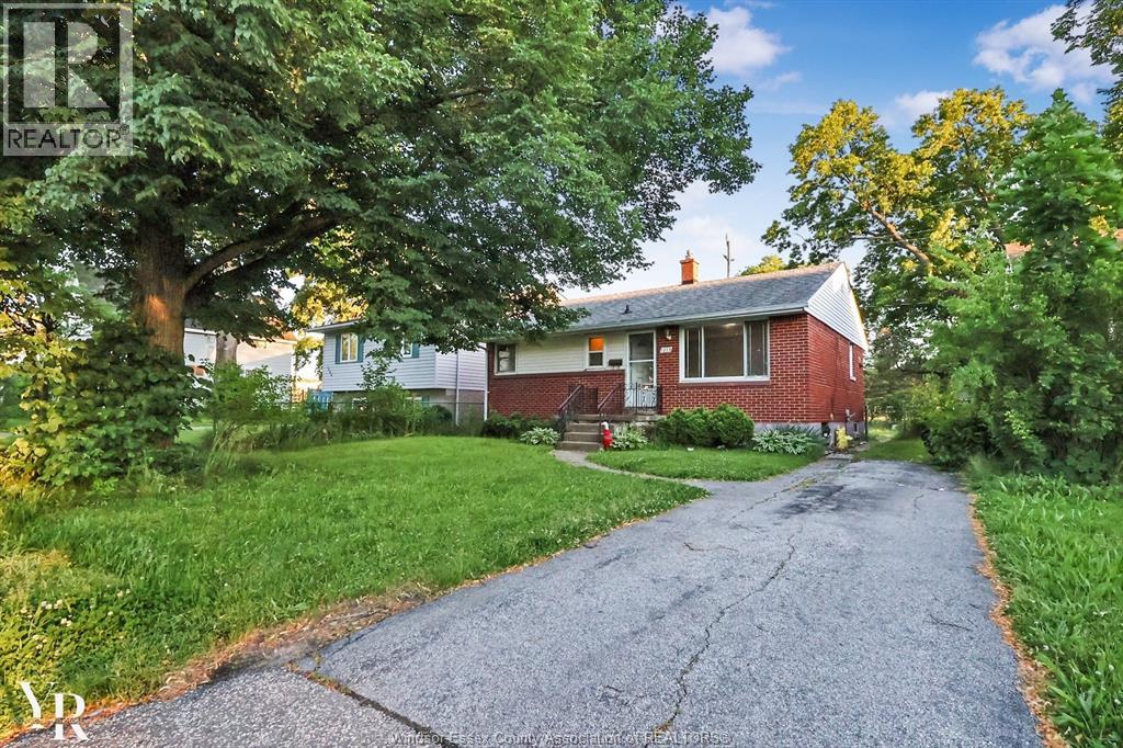 1275 Chappell, Windsor, Ontario  N9C 3C8 - Photo 2 - 26004320