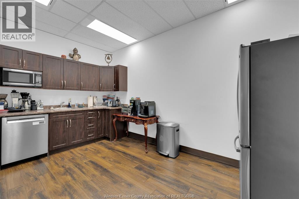 2510 Ouellette Unit# 204 B, Windsor, Ontario  N8X 1L4 - Photo 11 - 26004329