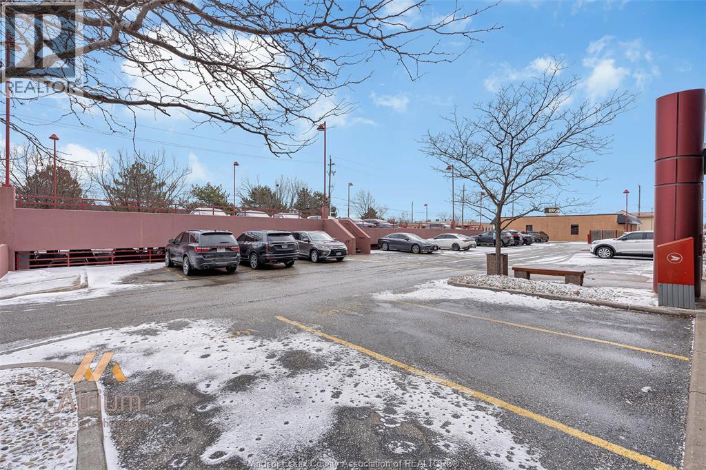 2510 Ouellette Unit# 204 A, Windsor, Ontario  N8X 1L4 - Photo 3 - 26004328
