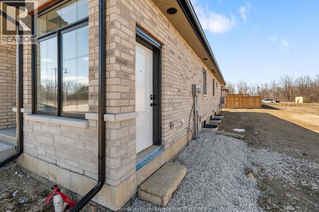 709 Elliot Point Road Unit# B, Amherstburg, Ontario  N9V 0H1 - Photo 4 - 26004171