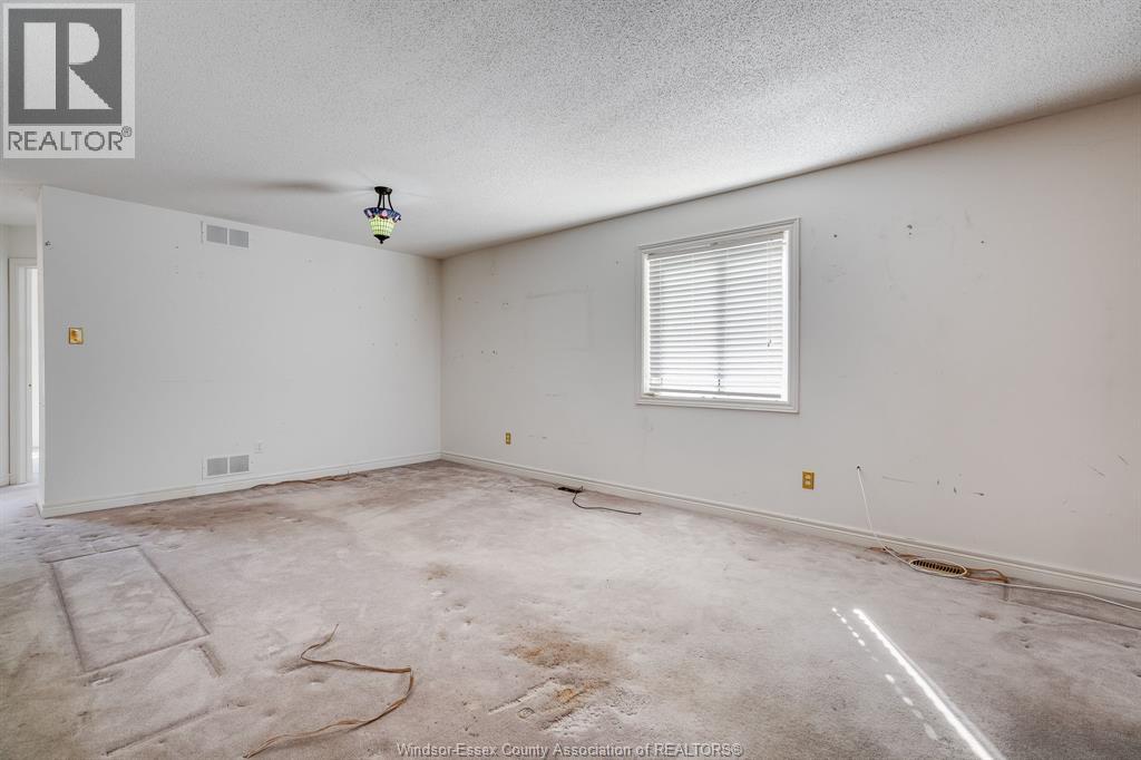 1610 Heatherglen, Tecumseh, Ontario  N8N 4B5 - Photo 4 - 26004452