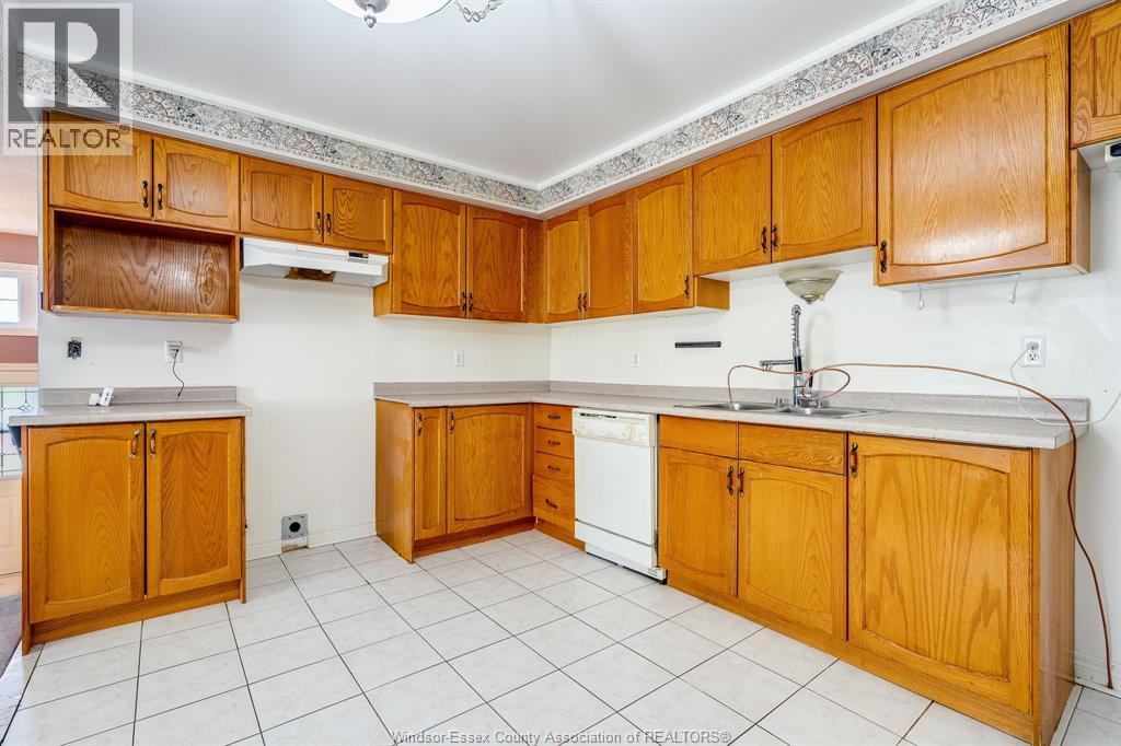 1610 Heatherglen, Tecumseh, Ontario  N8N 4B5 - Photo 8 - 26004452