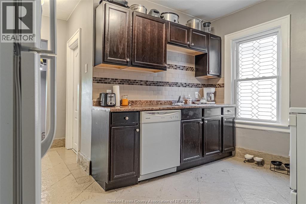 1341-43 Benjamin Avenue, Windsor, Ontario  N8X 3L3 - Photo 18 - 26004415