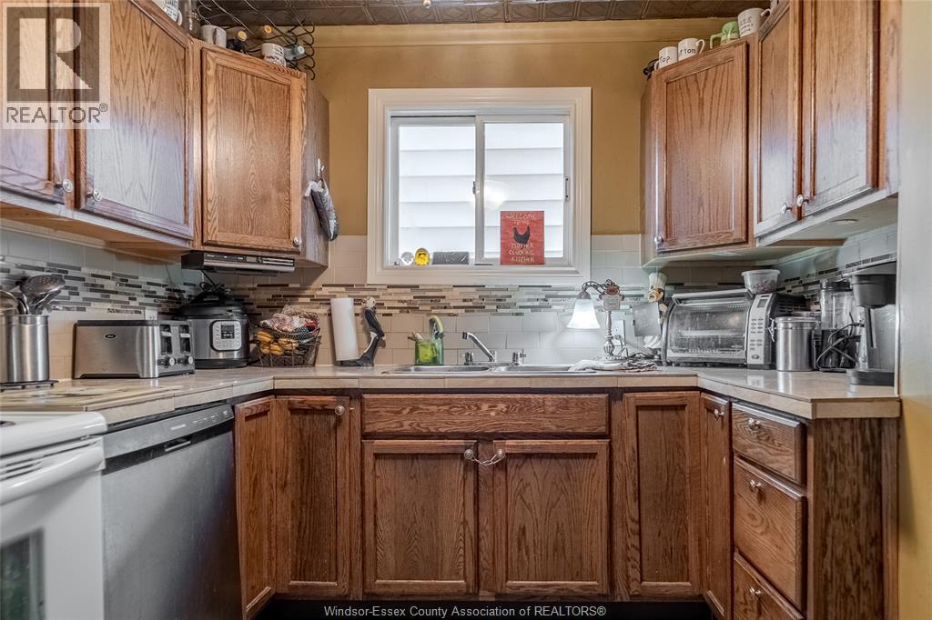 1341-43 Benjamin Avenue, Windsor, Ontario  N8X 3L3 - Photo 8 - 26004415