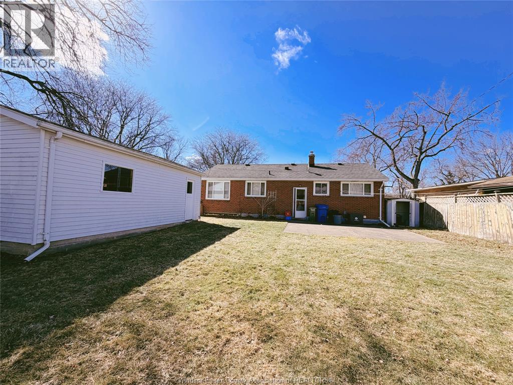 3610 Roxborough Avenue, Windsor, Ontario  N9E 3A2 - Photo 15 - 26004456