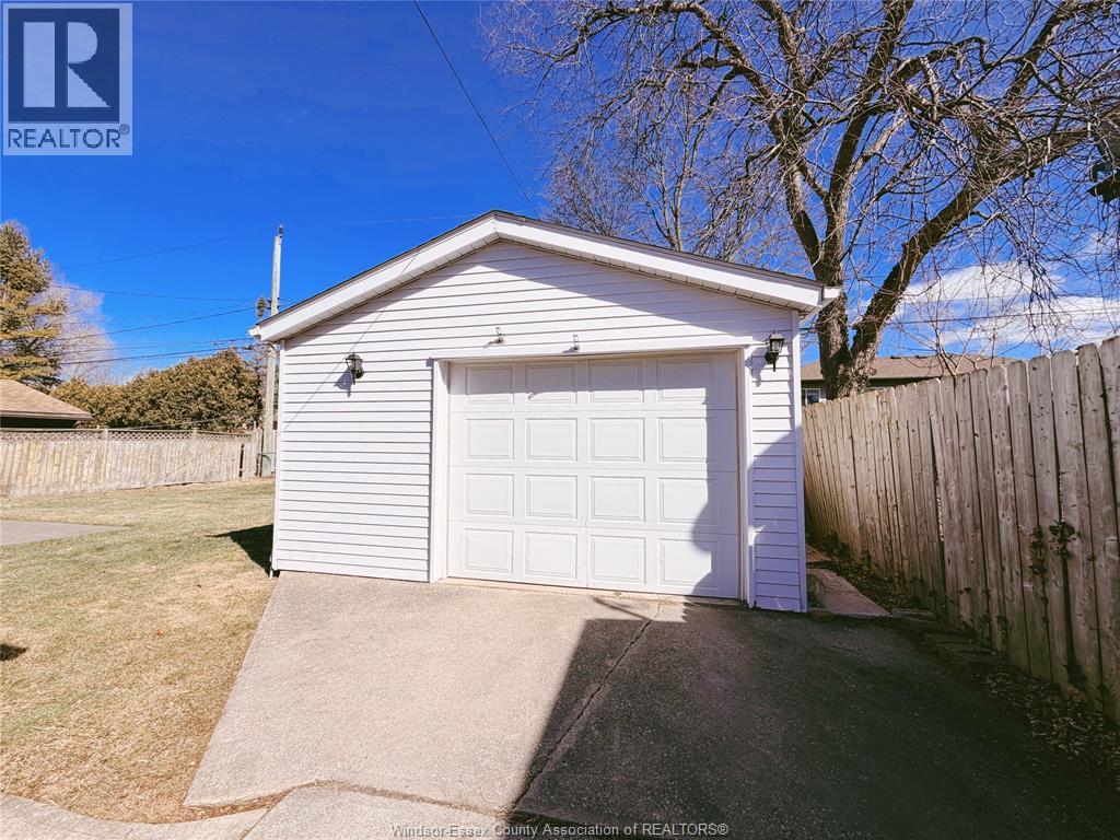 3610 Roxborough Avenue, Windsor, Ontario  N9E 3A2 - Photo 16 - 26004456