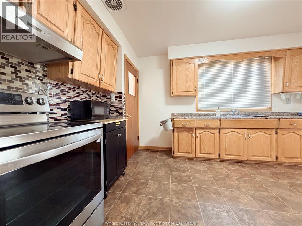 3610 Roxborough Avenue, Windsor, Ontario  N9E 3A2 - Photo 7 - 26004456