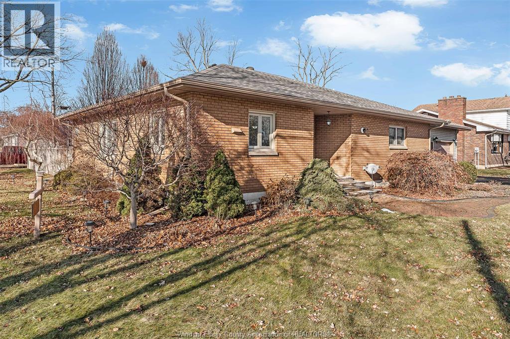 4 Elmwood, Tilbury, Ontario  N0P 2L0 - Photo 2 - 26004462