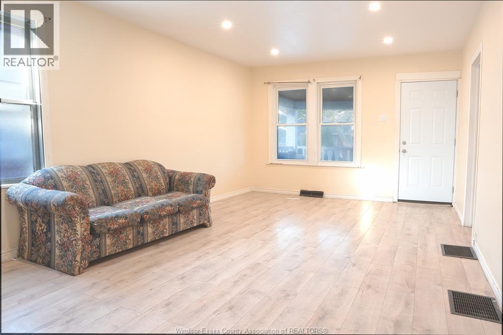 1025 Curry Avenue, Windsor, Ontario  N9B 2A6 - Photo 2 - 26004424