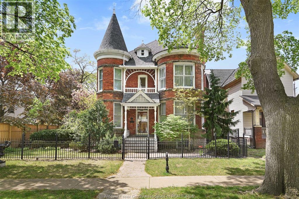 719 Victoria Avenue, Windsor, Ontario  N9A 4N3 - Photo 3 - 26004465