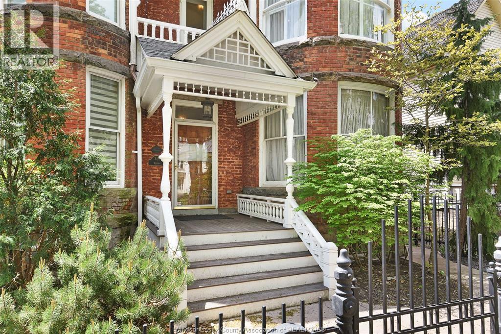 719 Victoria Avenue, Windsor, Ontario  N9A 4N3 - Photo 4 - 26004465