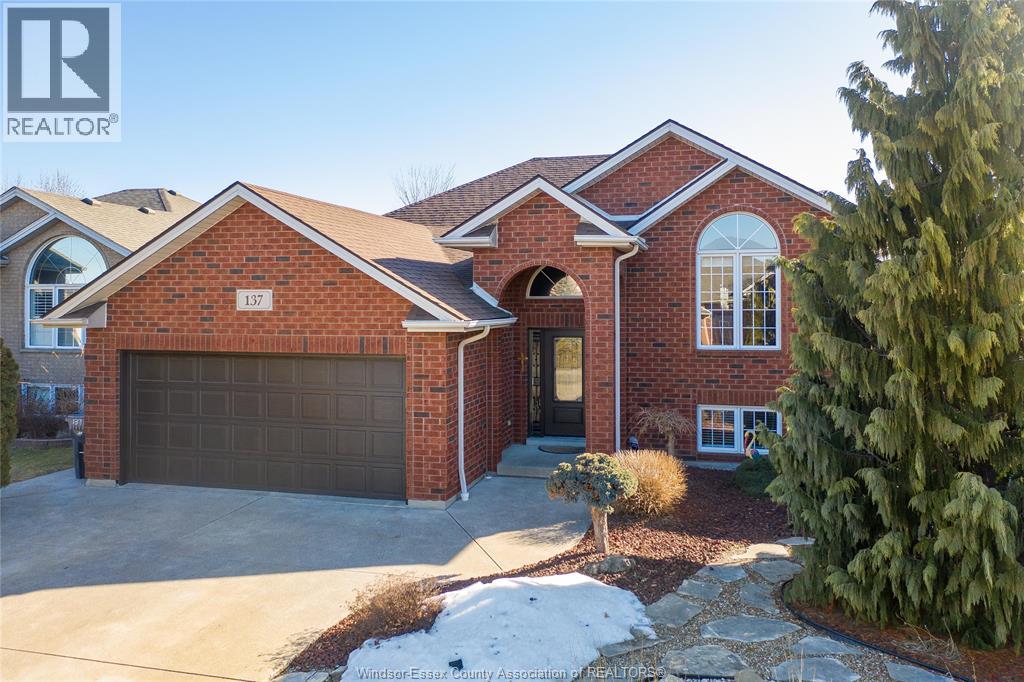 137 Amy Croft, Lakeshore, Ontario  N9K 1E6 - Photo 3 - 26004428