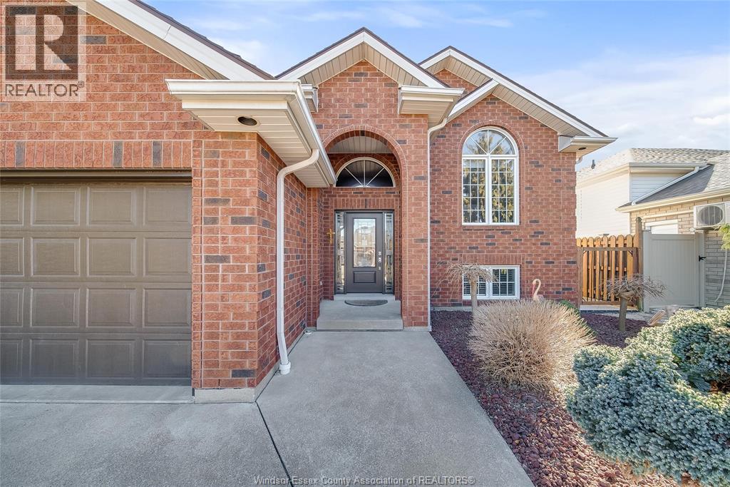 137 Amy Croft, Lakeshore, Ontario  N9K 1E6 - Photo 5 - 26004428