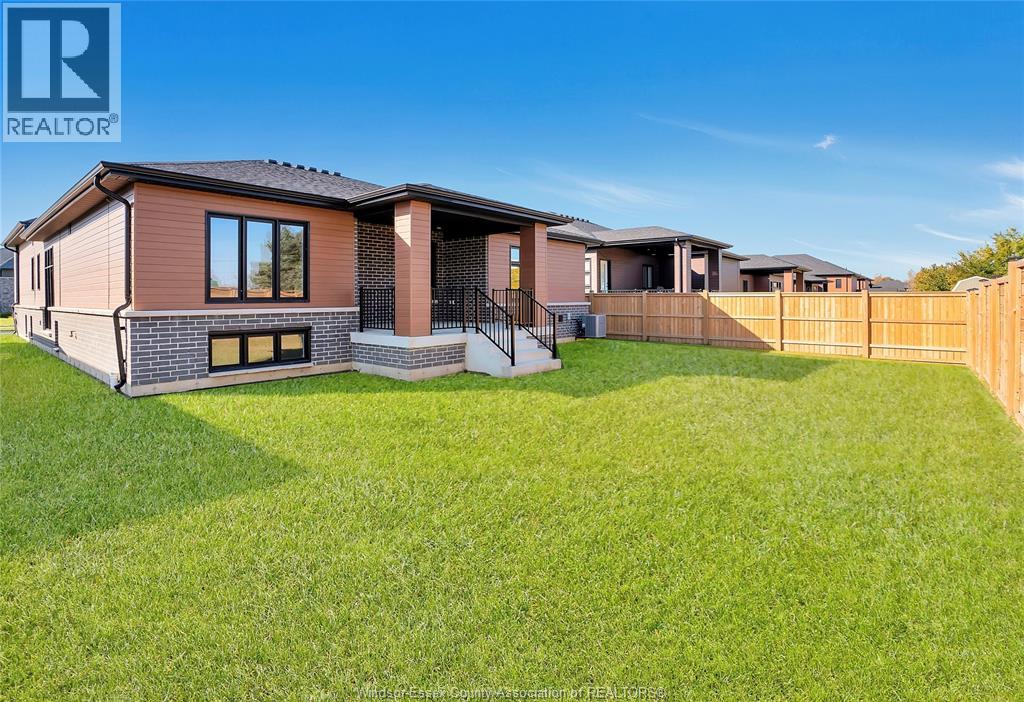 18 Woodland Street, Kingsville, Ontario  N9Y 0A9 - Photo 3 - 26004680