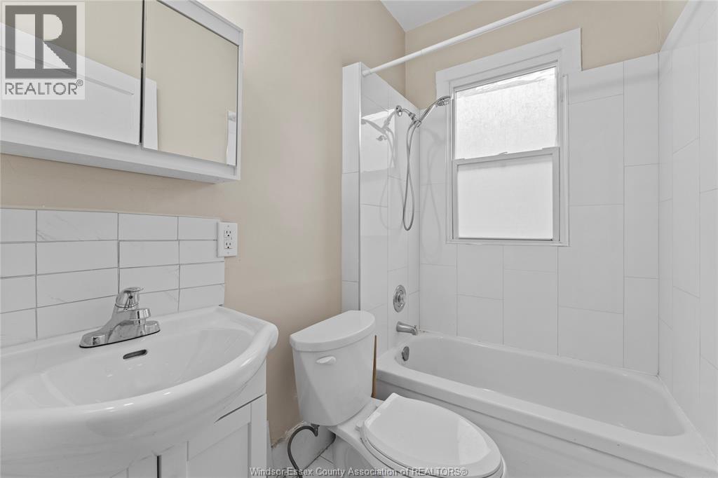 252-254 Giles Boulevard East, Windsor, Ontario  N9A 4C2 - Photo 17 - 26004776