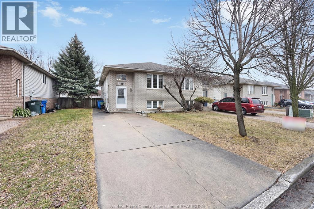 4218 Pioneer, Windsor, Ontario  N9G 2W7 - Photo 2 - 26004833