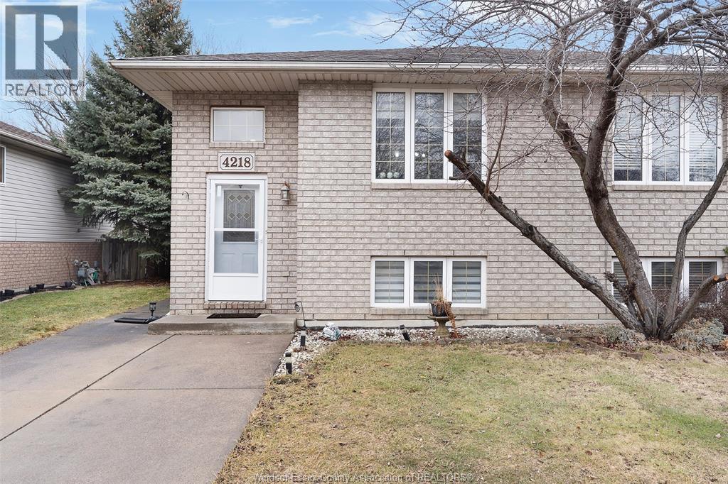 4218 Pioneer, Windsor, Ontario  N9G 2W7 - Photo 3 - 26004833
