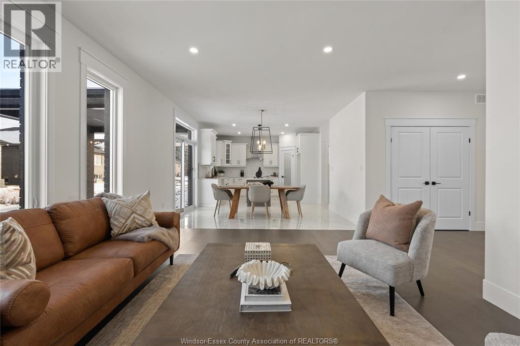 5221 Rafael, Tecumseh, Ontario  N0R 1K0 - Photo 15 - 26004933